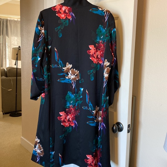 Chico’s NWT 💋Drama duster, beautiful tulip sleeves 3/4 floral duster,fully lined - Picture 5 of 9